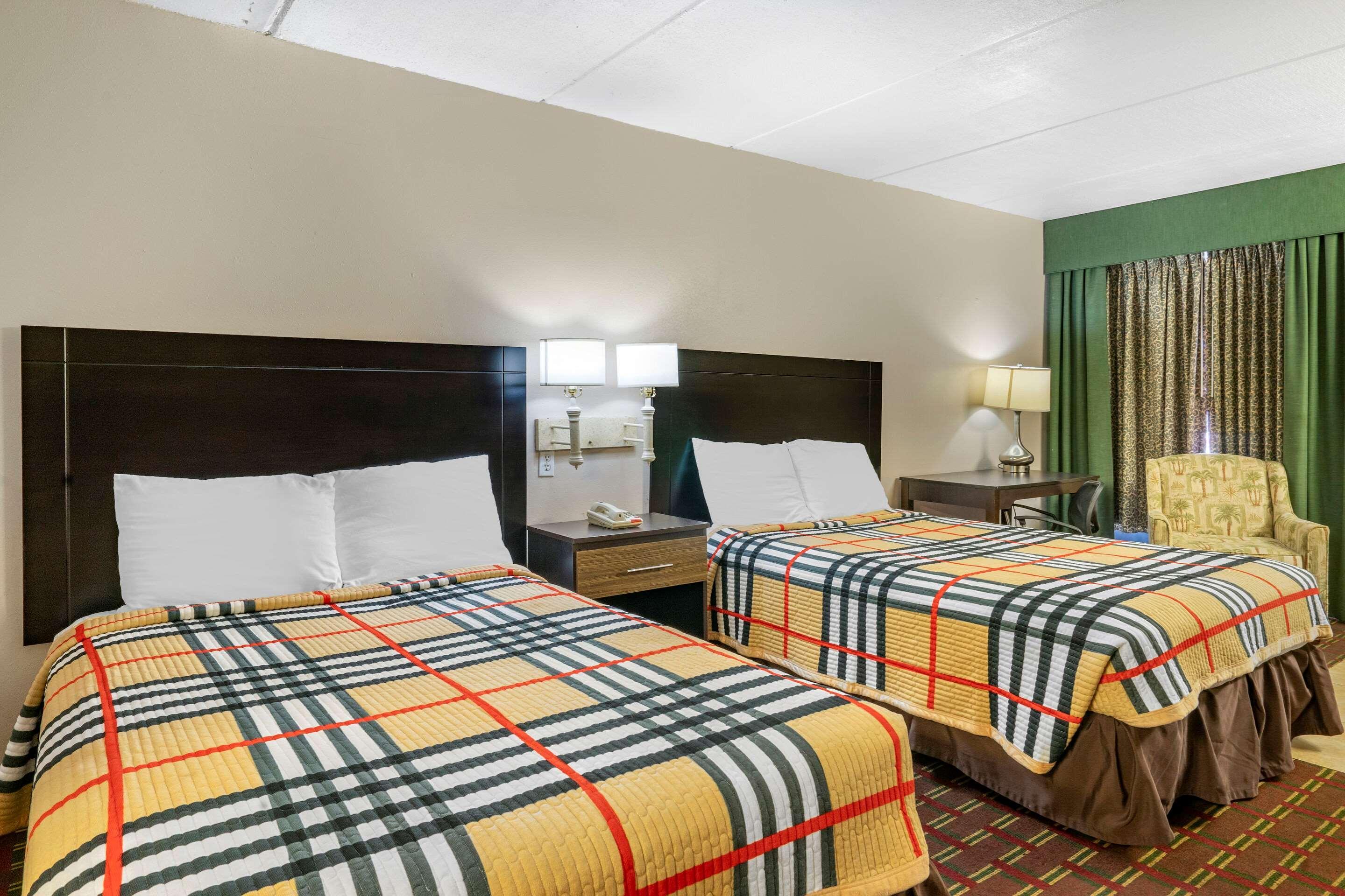 Rodeway Inn Clearwater-Dunedin Bagian luar foto