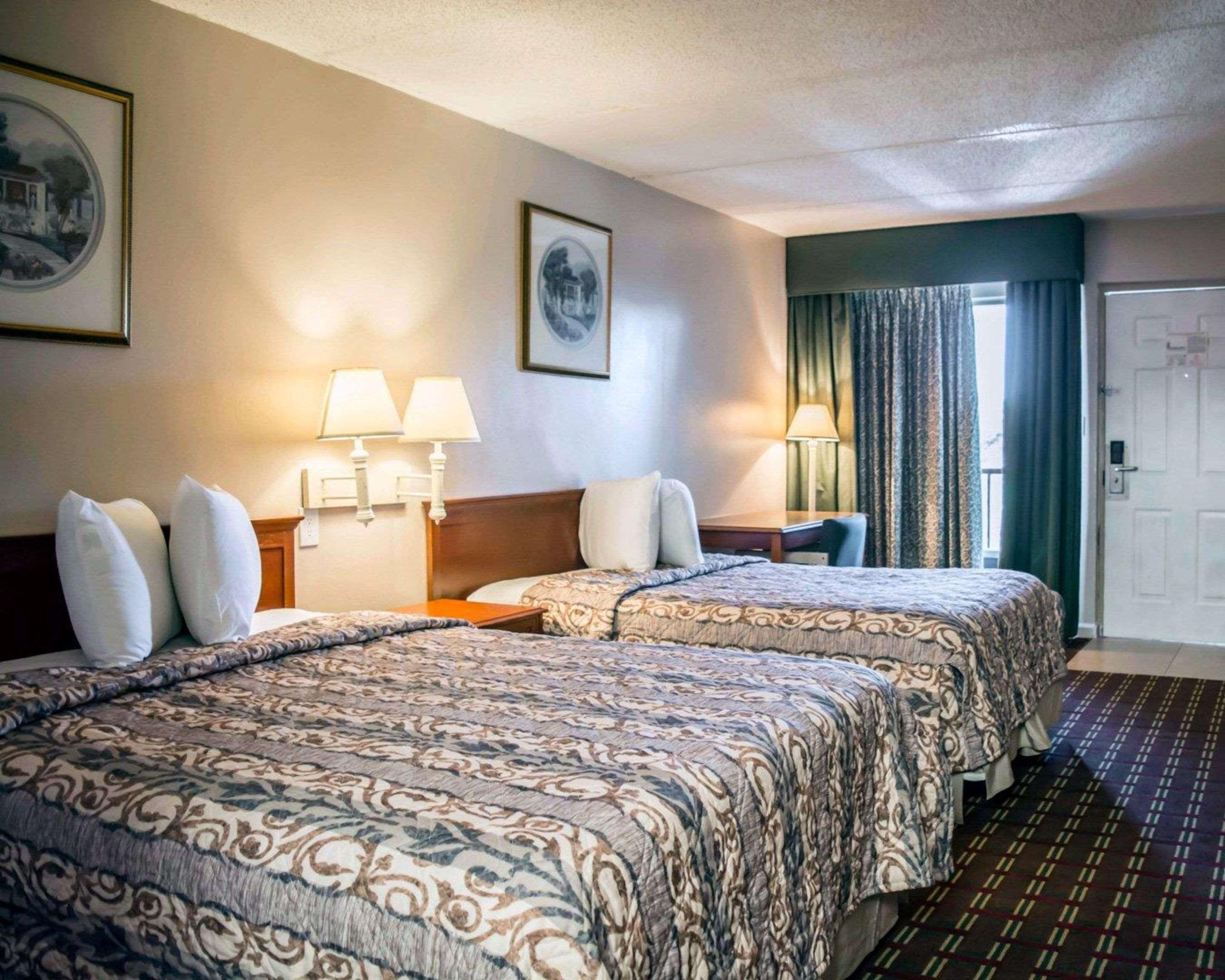 Rodeway Inn Clearwater-Dunedin Bagian luar foto