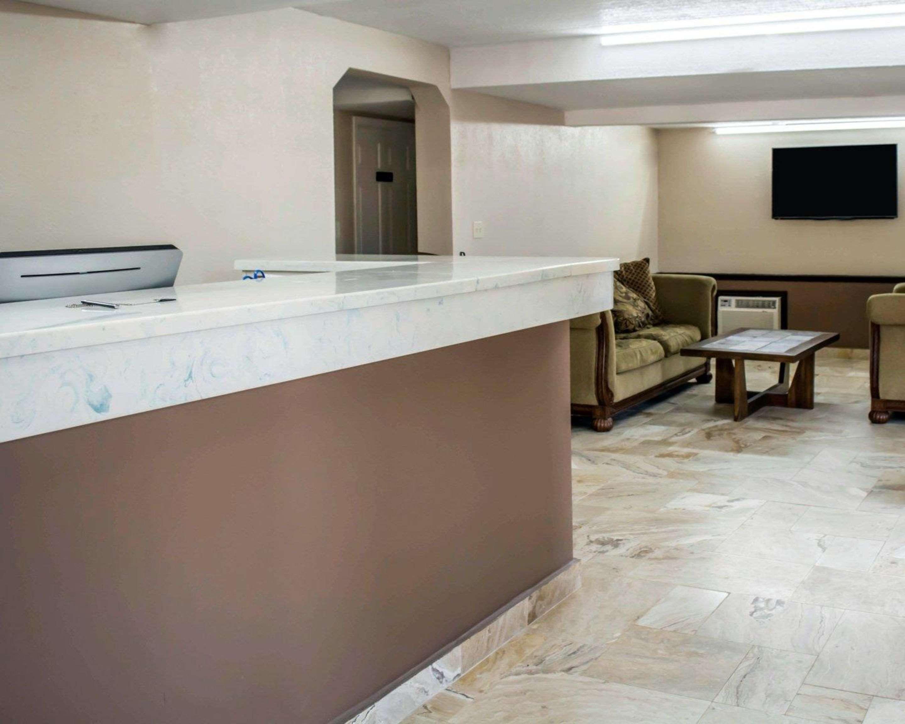 Rodeway Inn Clearwater-Dunedin Bagian luar foto