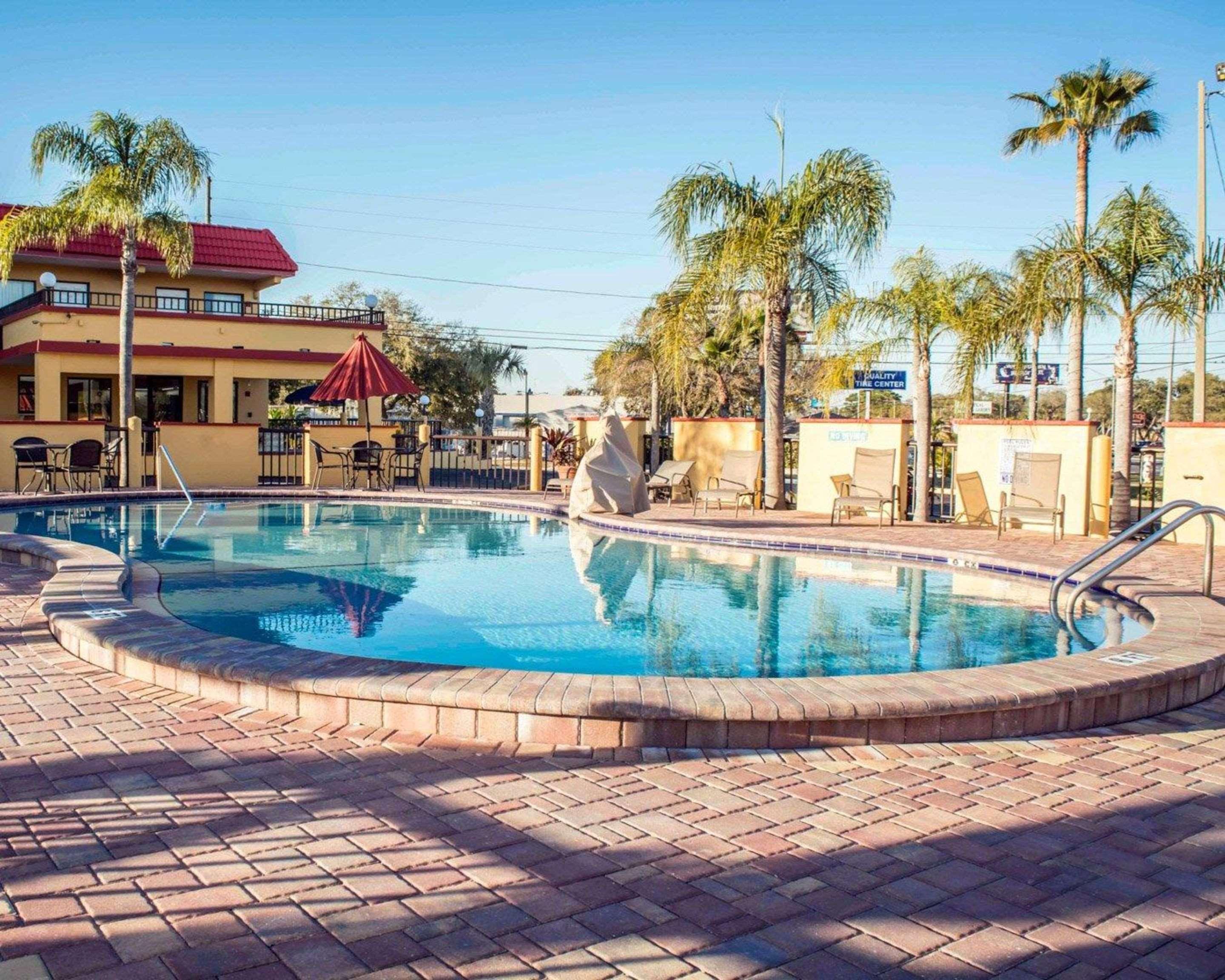 Rodeway Inn Clearwater-Dunedin Bagian luar foto