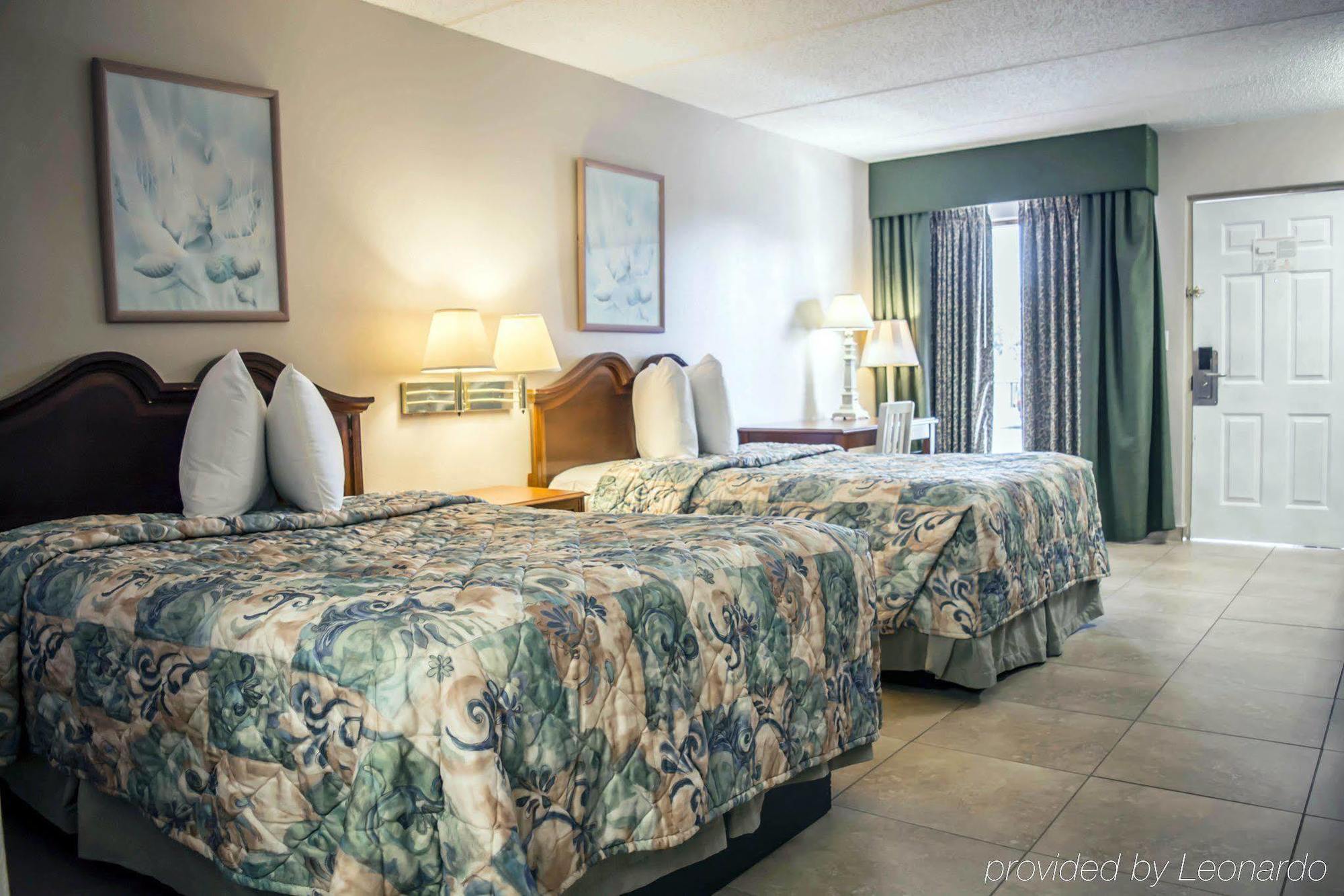 Rodeway Inn Clearwater-Dunedin Bagian luar foto