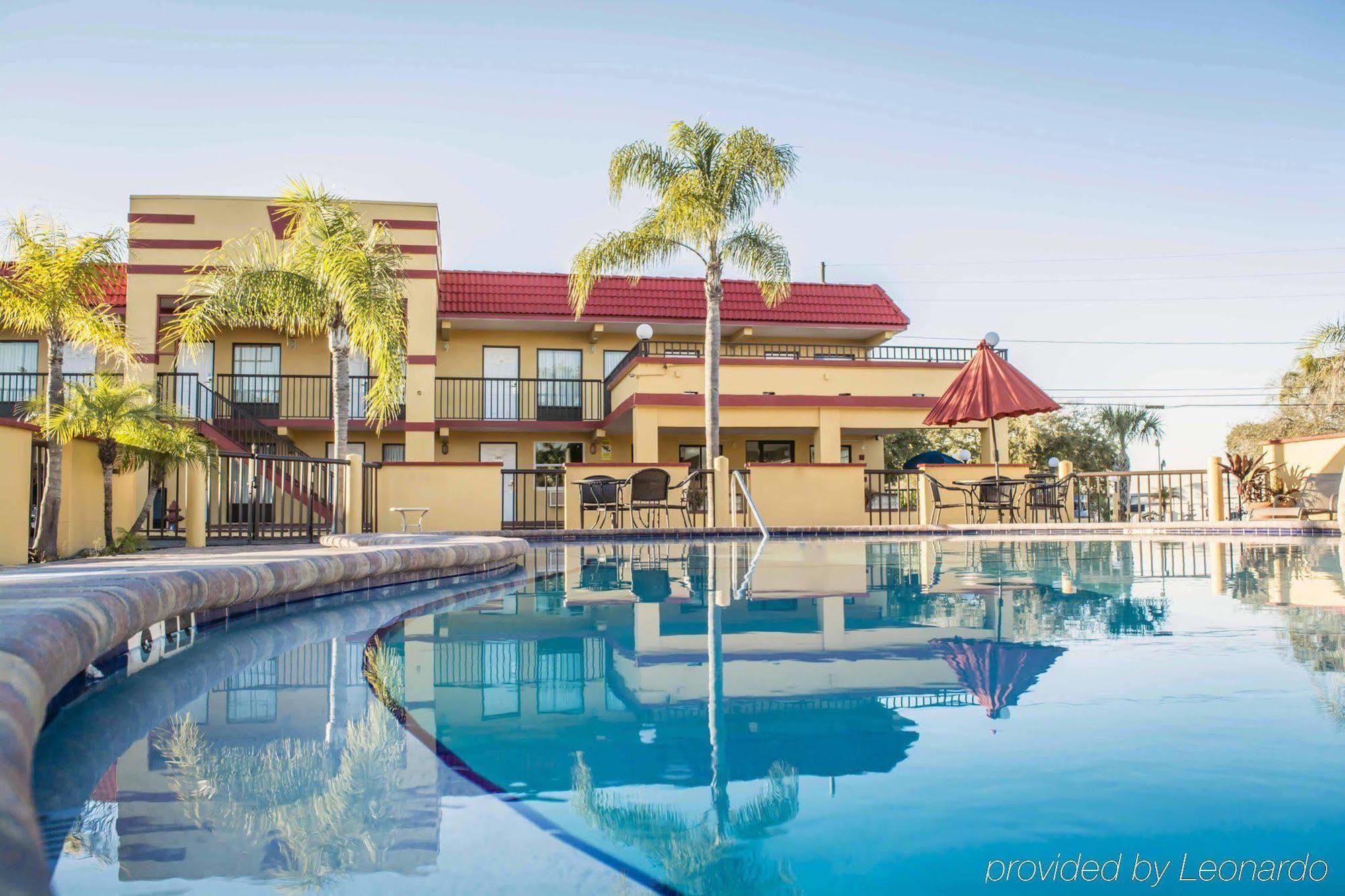 Rodeway Inn Clearwater-Dunedin Bagian luar foto