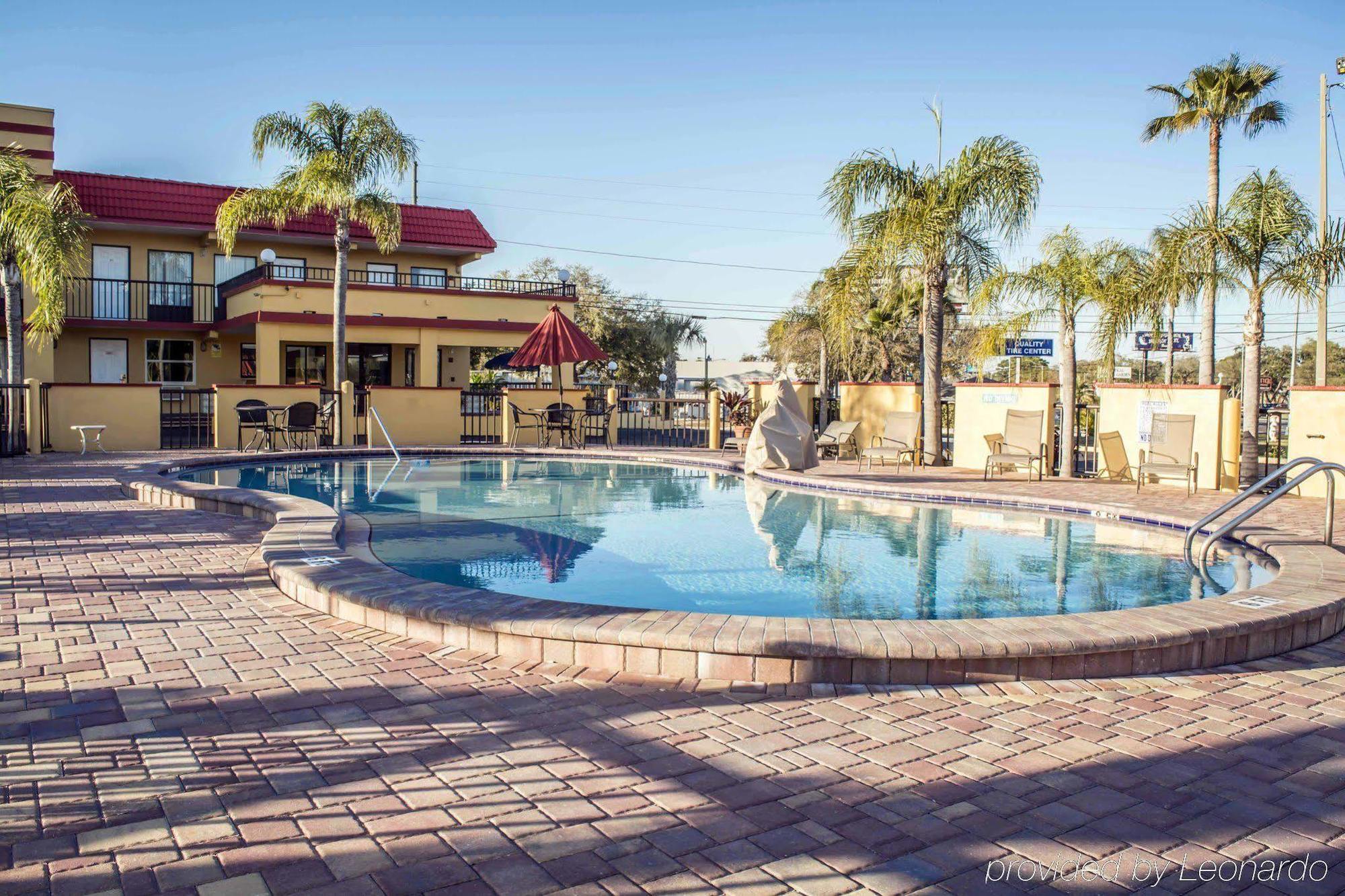 Rodeway Inn Clearwater-Dunedin Bagian luar foto